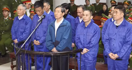 Dương Chí Dũng và các bị tại phiên tòa sáng 12/12