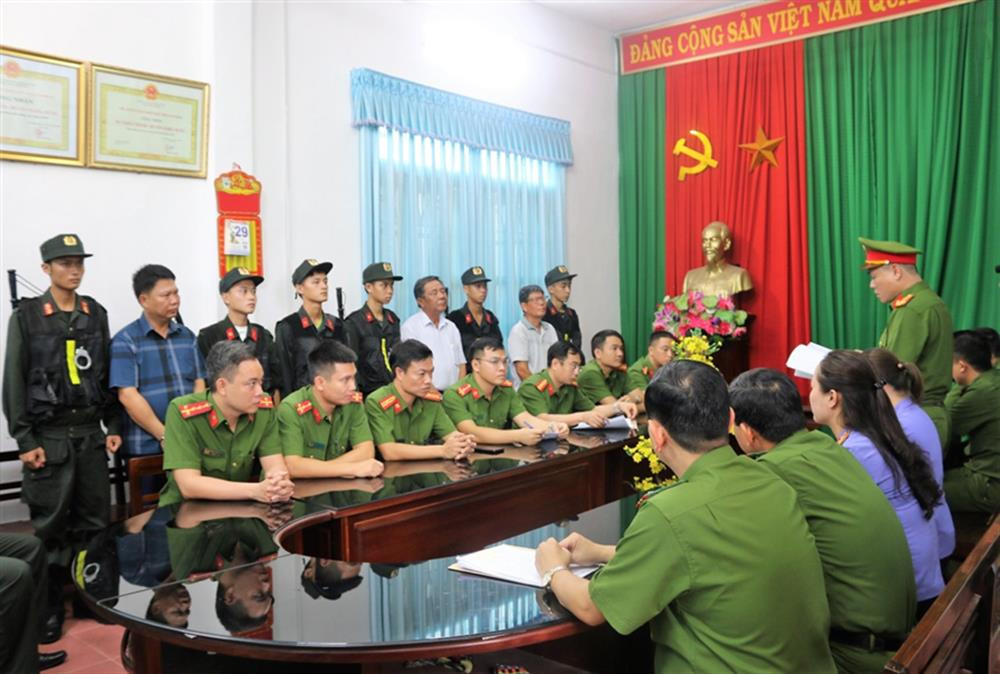 Cơ quan điều tra khởi tố 3 bị can liên quan đến khu vực Cồn Xanh, huyện Nghĩa Hưng, tỉnh Nam Định. Ảnh: BCA.