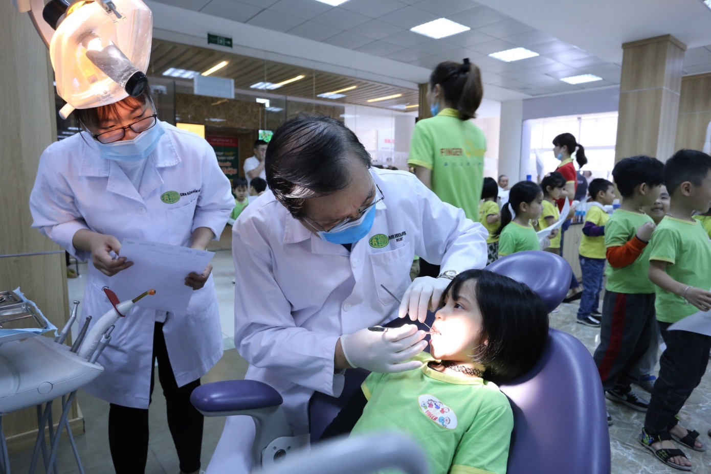 Khoa răng hàm mặt ĐH Kinh doanh và công nghệ Hà Nội khám và tư vấn miễn phí răng miệng ảnh 1