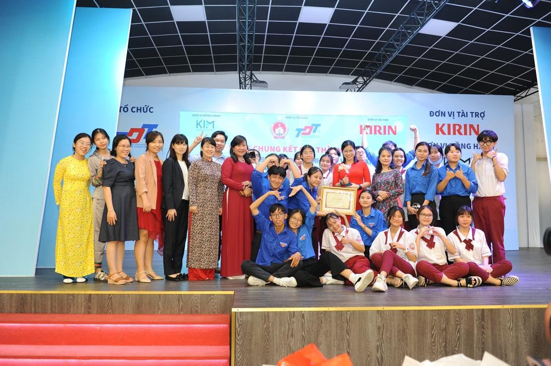 Trường THPT Đào Sơn Tây đã xuất sắc dành giải nhất Bảng B tại Hội thi Học sinh, sinh viên thành phố với pháp luật năm học 2020 - 2021