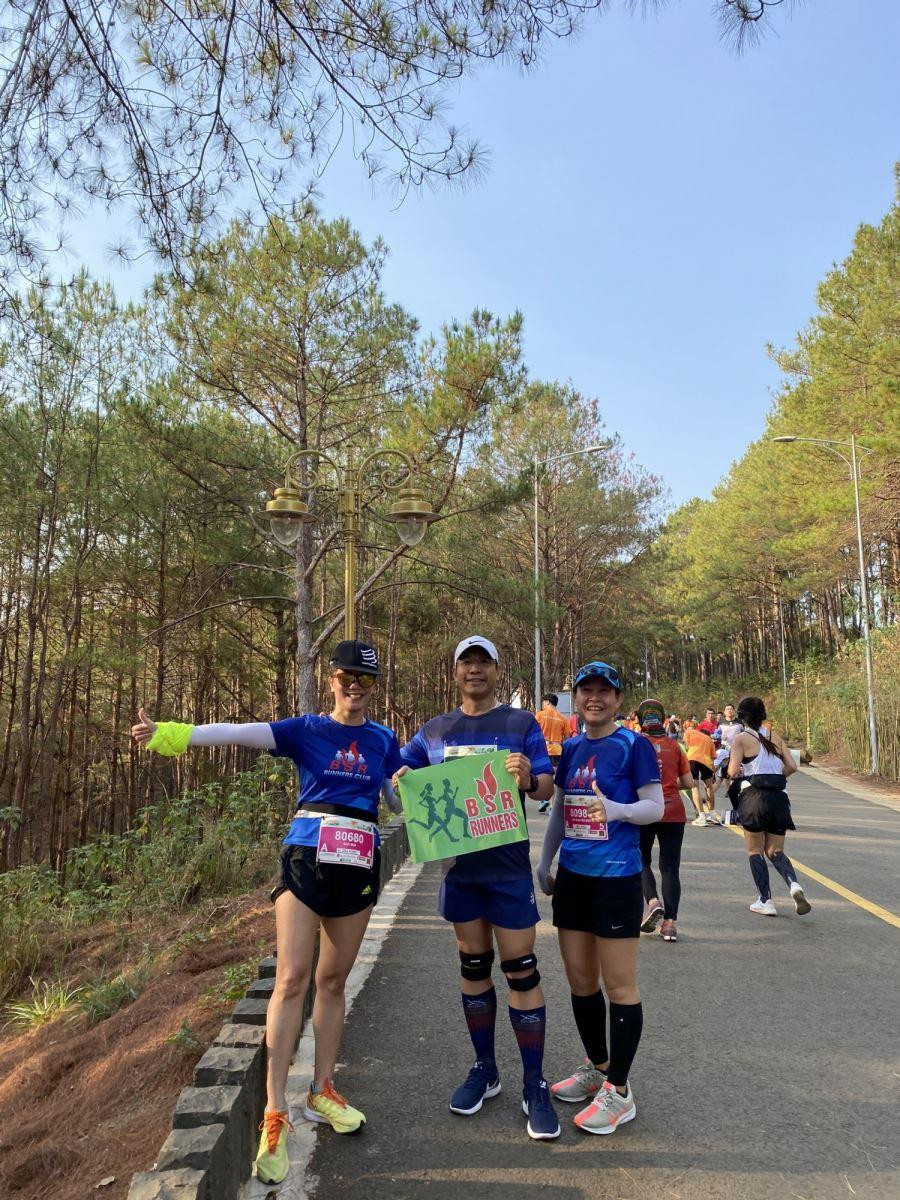 Check-in ở cung đường chạy bán marathon 21km.