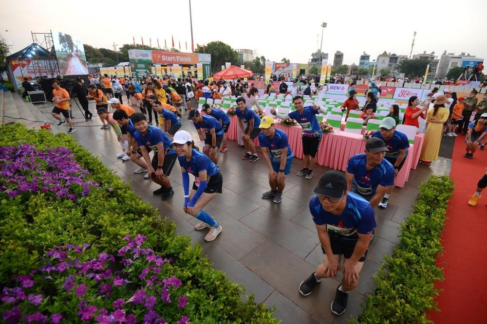 Các VĐV BSR khởi động trước giờ chạy chính thức