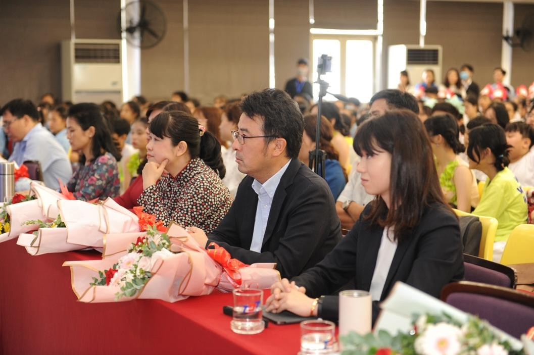 Tập đoàn KIRIN rất quan tâm đến sự phát triển toàn diện về kiến thức lẫn kĩ năng của thế hệ trẻ