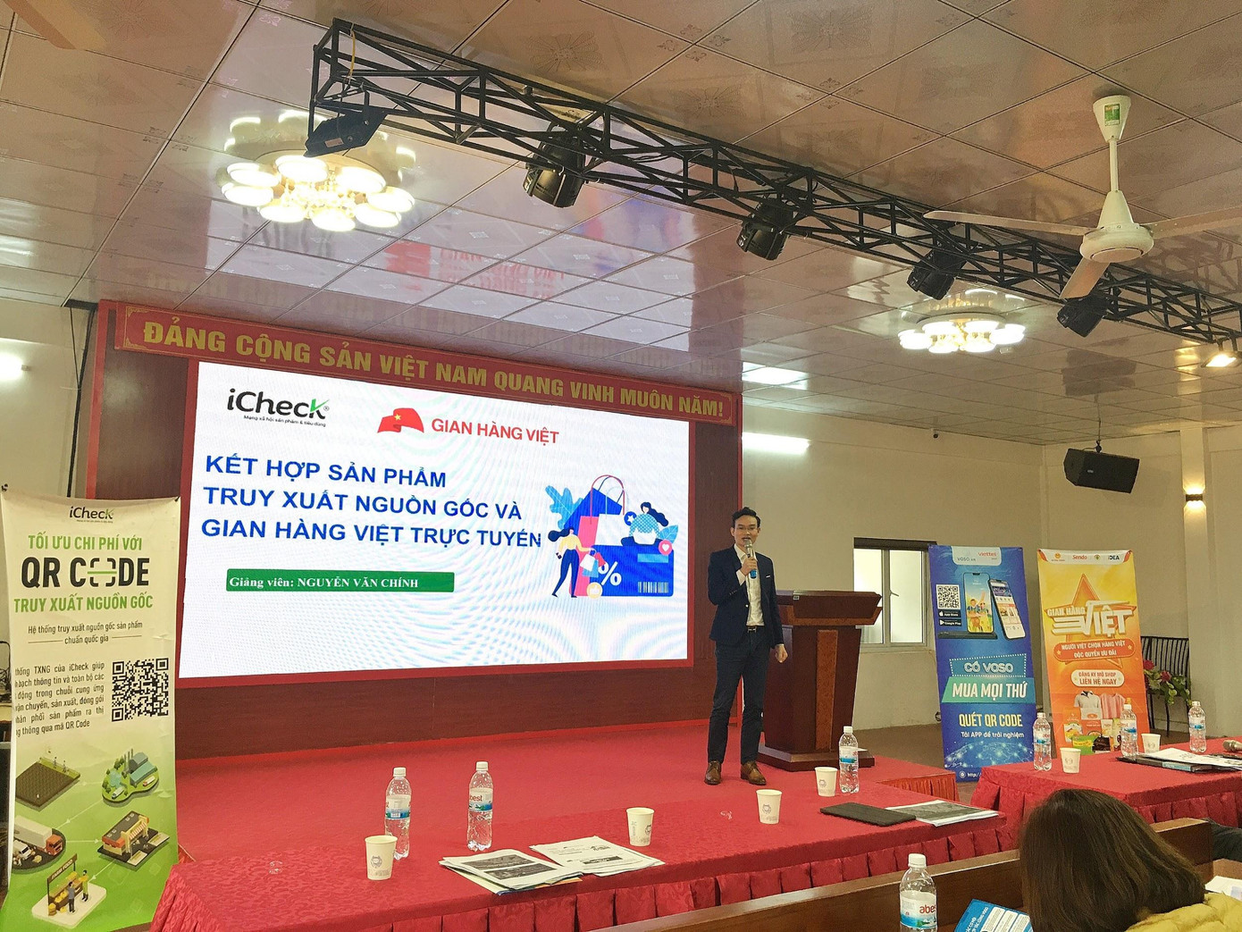 Anh Nguyễn Văn Chính - Phó tổng giám đốc công ty Cổ phần iCheck chia sẻ nội dung về Kết hợp sản phẩm truy xuất nguồn gốc và Gian hàng Việt trực tuyến