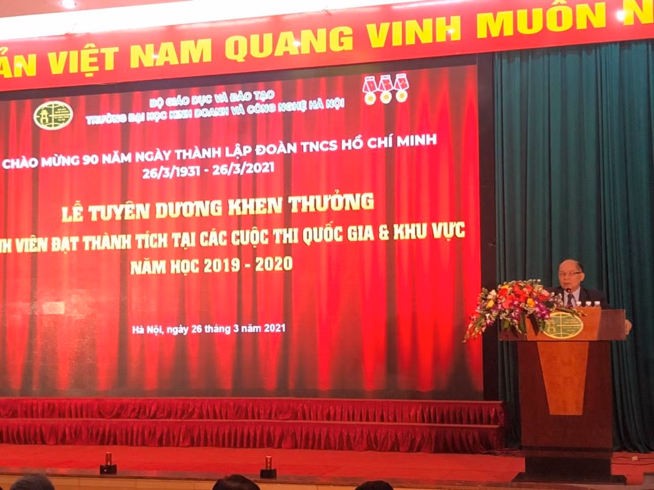 Phó Hiệu trưởng thường trực TS. Đỗ Quế Lượng phát biểu tại buổi Lễ