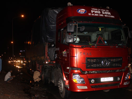 Xe tải gây tai nạn chết người. Ảnh: Ngô Thiên Phúc. Xe tải gây tai nạn chết người. Ảnh: Ngô Thiên Phúc