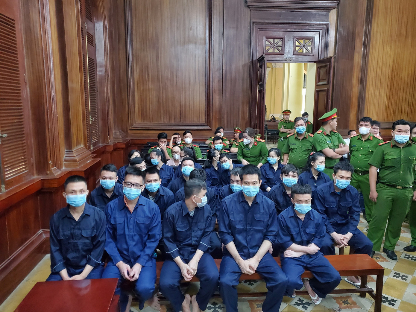 Các bị cáo tại phiên tòa sáng 29/12. Các bị cáo tại phiên tòa sáng 29/12.