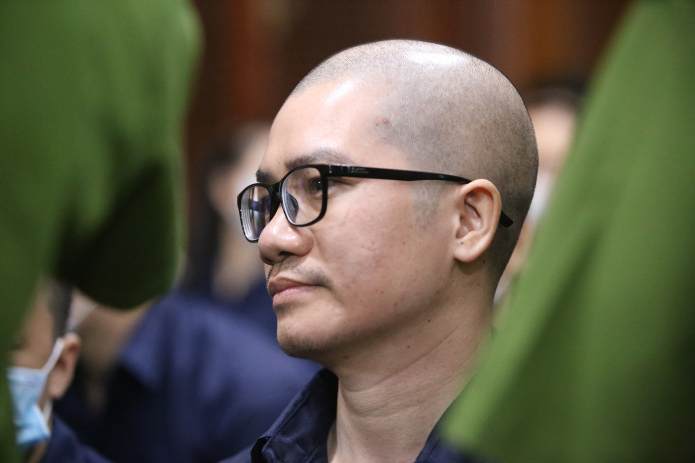 Nguyễn Thái Luyện vừa bị tuyên phạt tù chung thân. Nguyễn Thái Luyện vừa bị tuyên phạt tù chung thân.