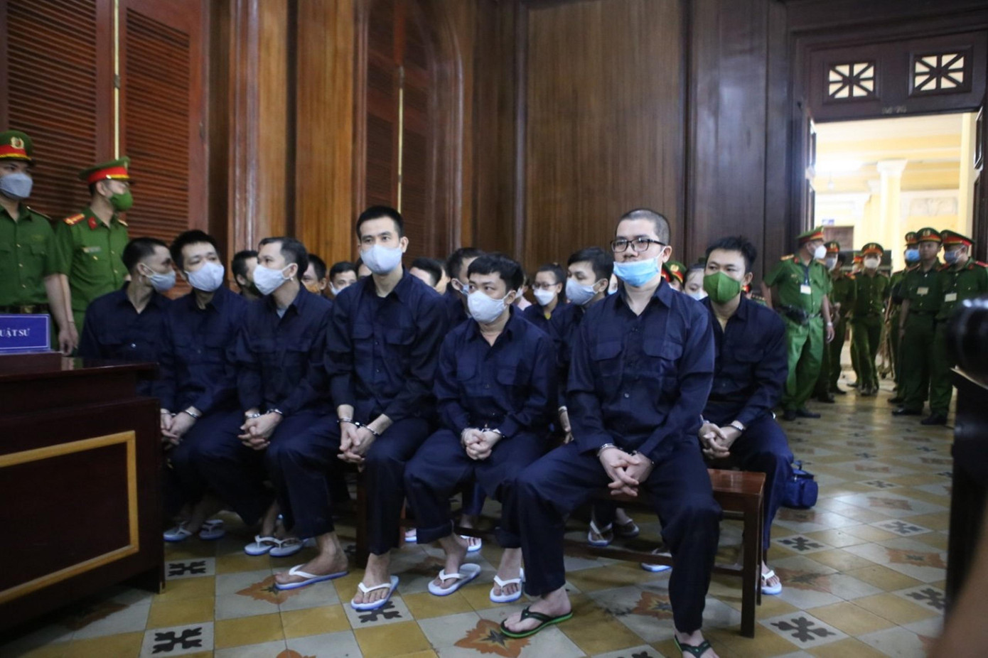 Các bị cáo tại phiên tòa.