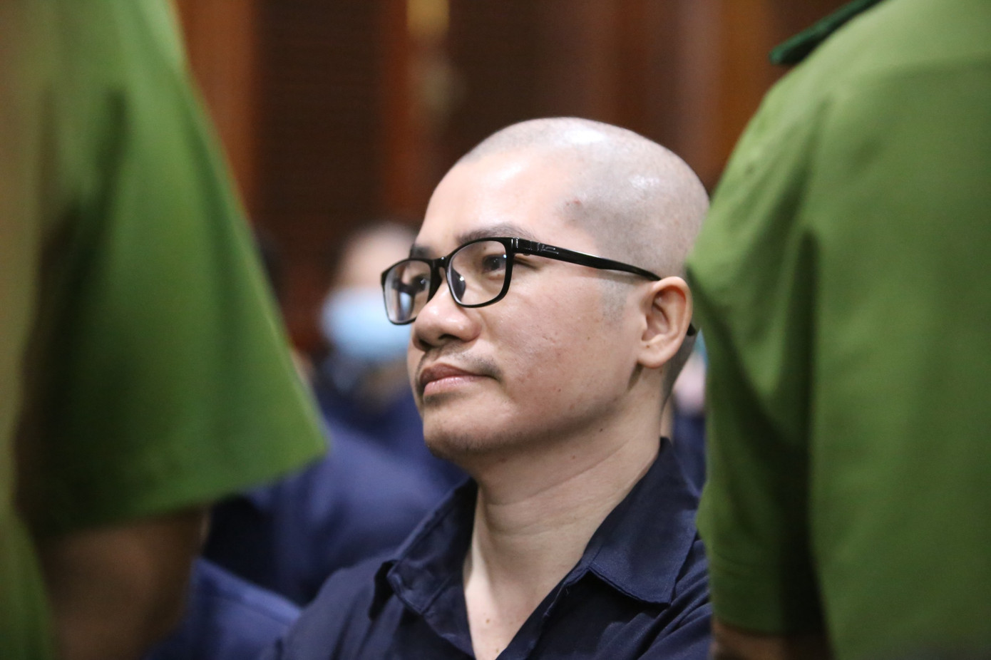 Bị cáo Nguyễn Thái Luyện tại tòa sáng 29/12. Bị cáo Nguyễn Thái Luyện tại tòa sáng 29/12.