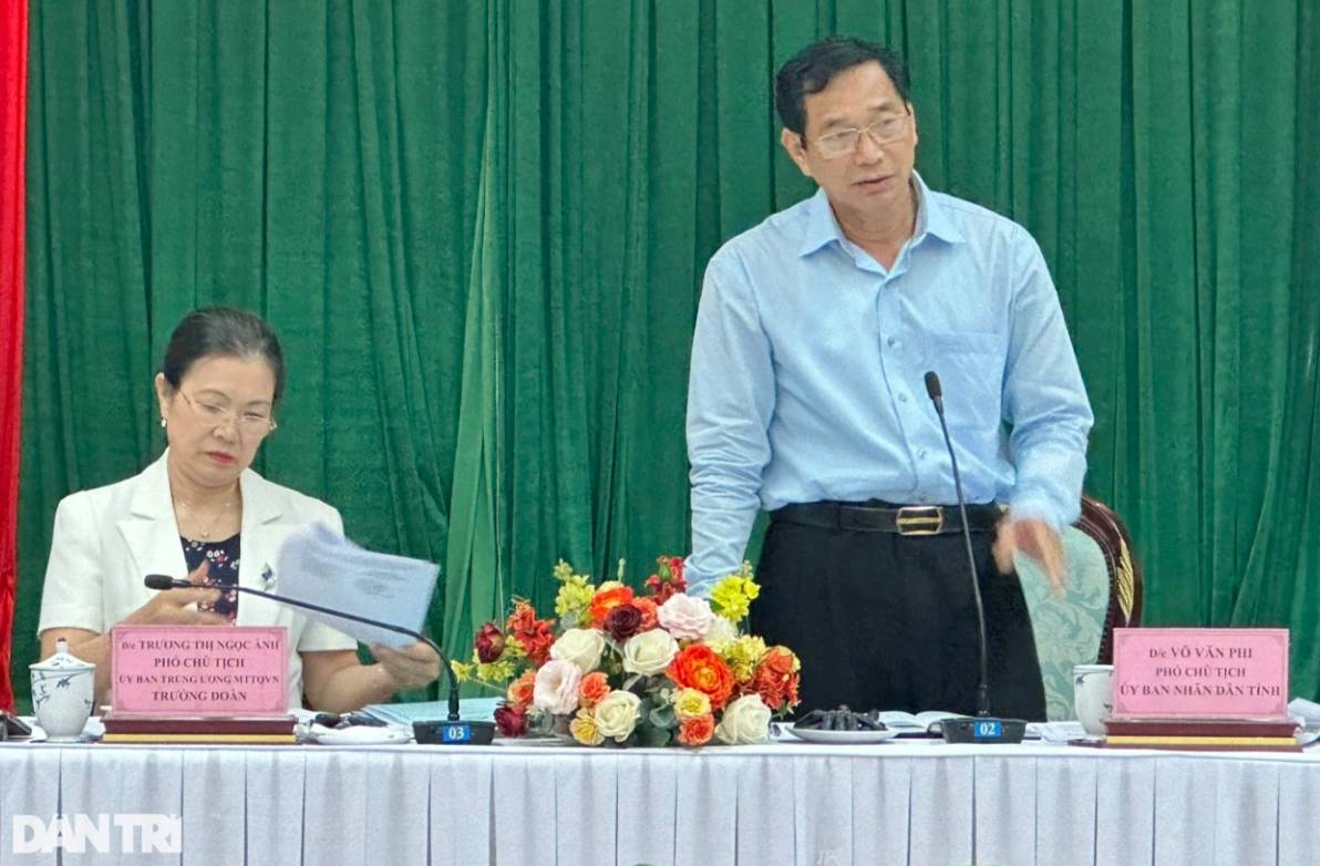 Ông Võ Văn Phi tại buổi làm việc giữa Ủy ban Trung ương MTTQ Việt Nam và UBND Đồng Nai về công tác giải phóng mặt bằng, tái định cư dự án sân bay Long Thành cuối tháng 8 (Ảnh: Hoàng Bình).