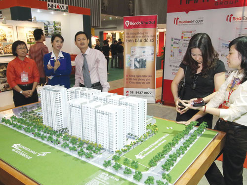 Theo ông John Sheehan, giá nhà đất hiện nay vẫn chưa phản ánh đúng giá trị thực. Ảnh: Bạch Dương. Theo ông John Sheehan, giá nhà đất hiện nay vẫn chưa phản ánh đúng giá trị thực. Ảnh: Bạch Dương