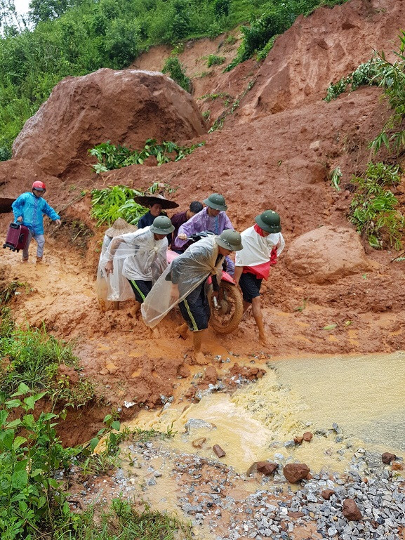 33 người chết và mất tích do mưa lũ, sạt lở đất ảnh 1
