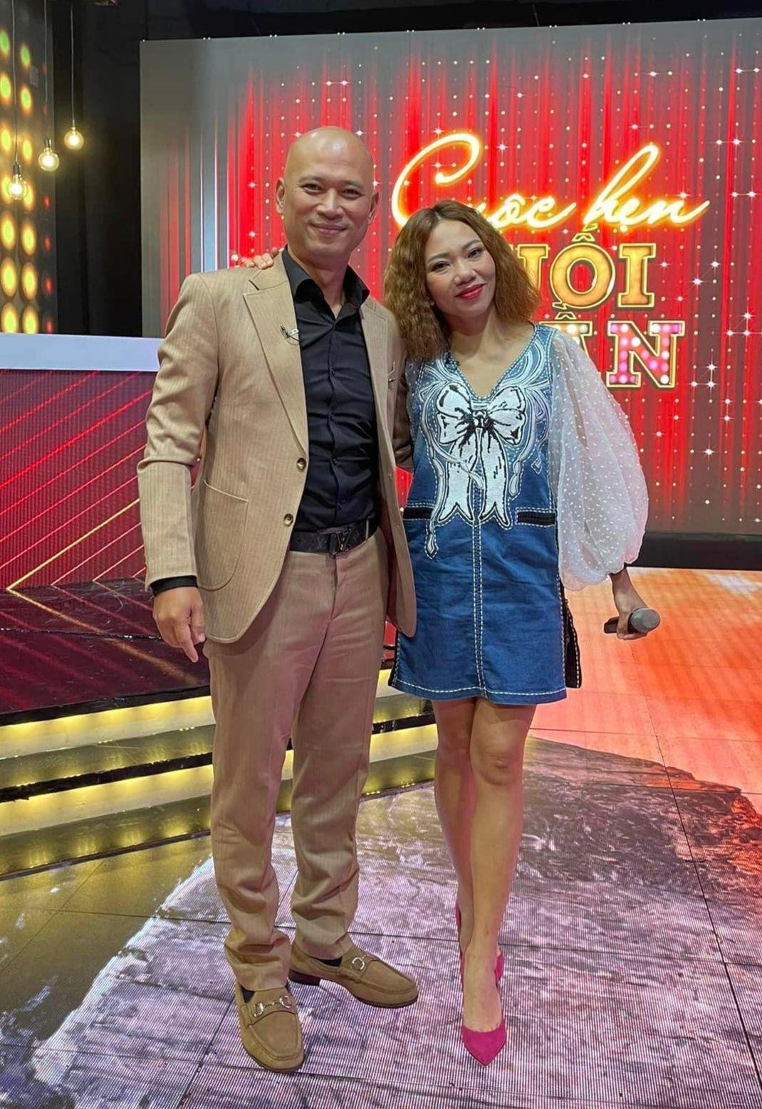 MC Long Vũ và diva Hà Trần trong chương trình Cuộc hẹn cuối tuần số cuối cùng mùa thứ 2. Ảnh: FBNV.