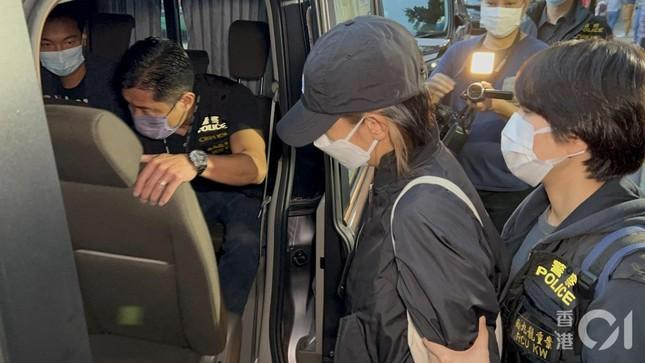 5 giám đốc, nhân viên cấp cao của các công ty thiết kế sân khấu bị bắt sau với tội danh sơ ý gây tai nạn nghiêm trọng.