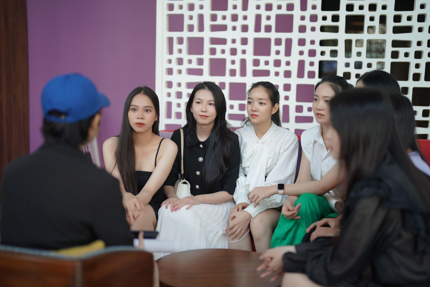 "Chúng tôi vui mừng khi chất lượng thí sinh lọt vào chung khảo toàn quốc đảm bảo để có thể tiến hành cuộc thi chất lượng ở giai đoạn tiếp theo”, nhà báo Lê Xuân Sơn - Tổng biên tập Báo Tiền Phong, Trưởng ban tổ chức, Trưởng ban giám khảo Hoa hậu Việt Nam 2022 chia sẻ. "Chúng tôi vui mừng khi chất lượng thí sinh lọt vào chung khảo toàn quốc đảm bảo để có thể tiến hành cuộc thi chất lượng ở giai đoạn tiếp theo”, nhà báo Lê Xuân Sơn - Tổng biên tập Báo Tiền Phong, Trưởng ban tổ chức, Trưởng ban giám khảo Hoa hậu Việt Nam 2022 chia sẻ.