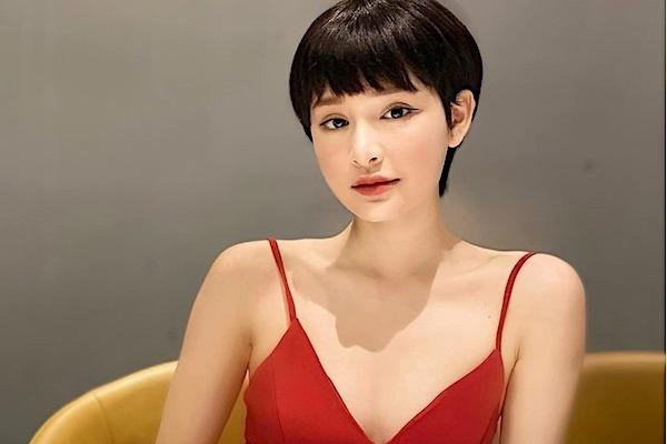 Ca sĩ Hiền Hồ bị kêu gọi tẩy chay sau bê bối đời tư.