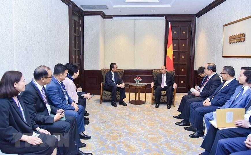 Chiều 17/11, tại thủ đô Bangkok (Thái Lan), Chủ tịch nước Nguyễn Xuân Phúc tiếp Nhà sáng lập kiêm Tổng giám đốc Tập đoàn Amata Vikrom Kromadit. (Ảnh: Thống Nhất/TTXVN)