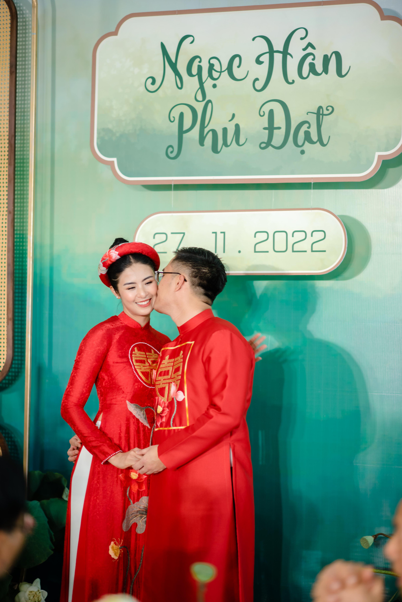 Sau lễ rước dâu, Ngọc Hân và ông xã sẽ tổ chức tiệc cưới ngày 10/12 theo phong cách truyền thống. Hoa hậu khuyến khích khách mời mặc áo dài. Sau lễ rước dâu, Ngọc Hân và ông xã sẽ tổ chức tiệc cưới ngày 10/12 theo phong cách truyền thống. Hoa hậu khuyến khích khách mời mặc áo dài.