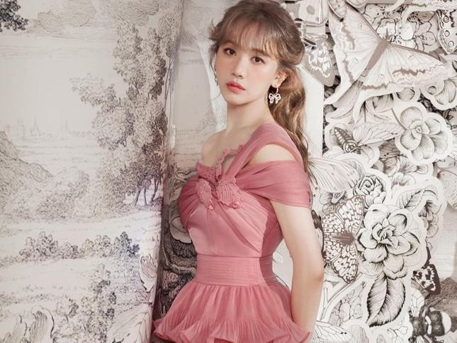 Hari Won trở lại showbiz sau thời gian trị bệnh.