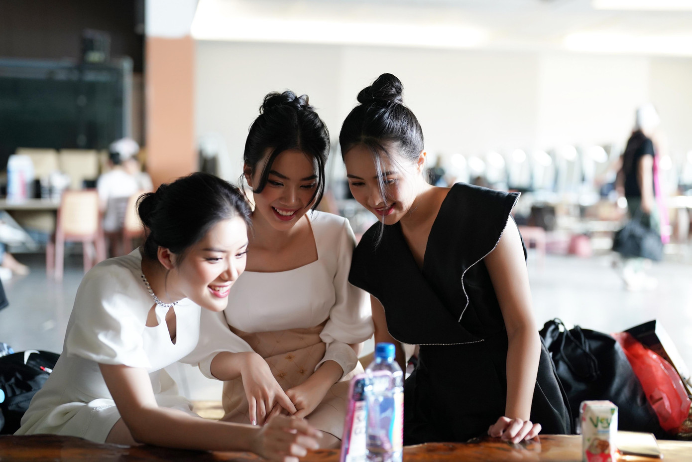 Với thí sinh Nguyễn Ngọc Mai (sinh năm 1999, Nam Định), cô tin rằng mình có thêm nhiều trải nghiệm và thử thách mới tại cuộc thi: “Tôi đến Hoa hậu Việt Nam 2022 với tâm thế thoải mái. Tôi may mắn khi có trải nghiệm đa dạng ở đại học. Vì vậy, tôi nghĩ rằng mình có thể mang lại màu sắc mới cho cuộc thi năm nay”.