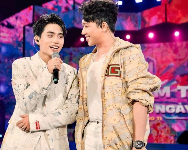 Trấn Thành lên tiếng về ồn ào với MONO. Trấn Thành lên tiếng về ồn ào với MONO.