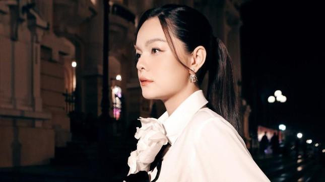 Phạm Quỳnh Anh gửi lời xin lỗi khán giả vì không thể hát do mất giọng. Ảnh: FBNV. Phạm Quỳnh Anh gửi lời xin lỗi khán giả vì không thể hát do mất giọng. Ảnh: FBNV.