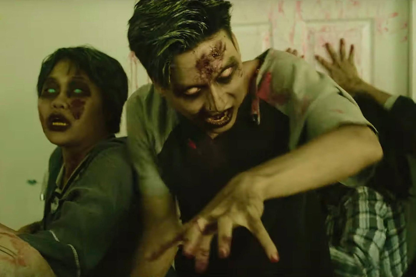 Là phim Việt duy nhất ra rạp đầu tháng 11, Virus cuồng loạn bị chỉ trích nặng nề về chất lượng.