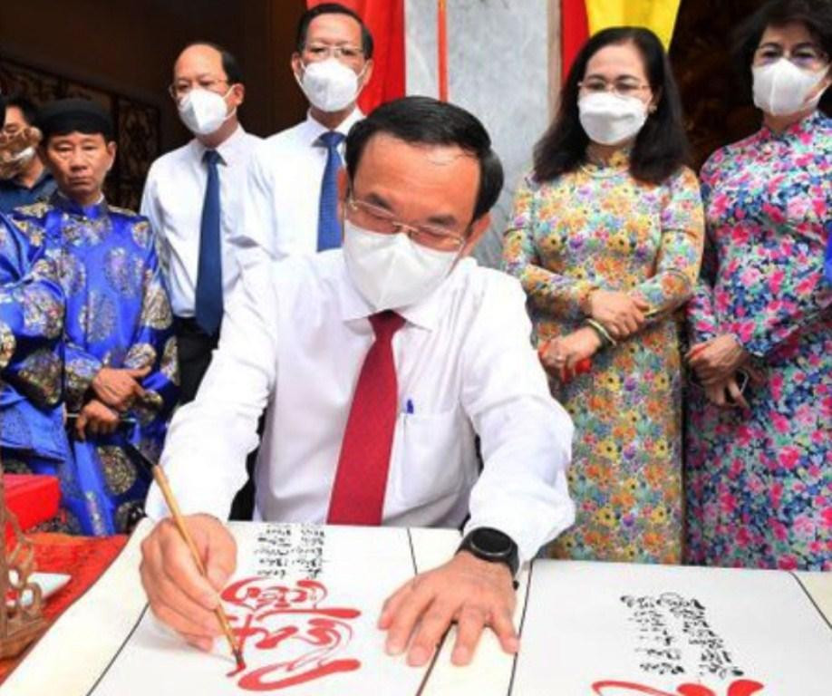 Bí thư Thành uỷ TPHCM Nguyễn Văn Nên khai bút đầu năm Nhâm Dần 2022