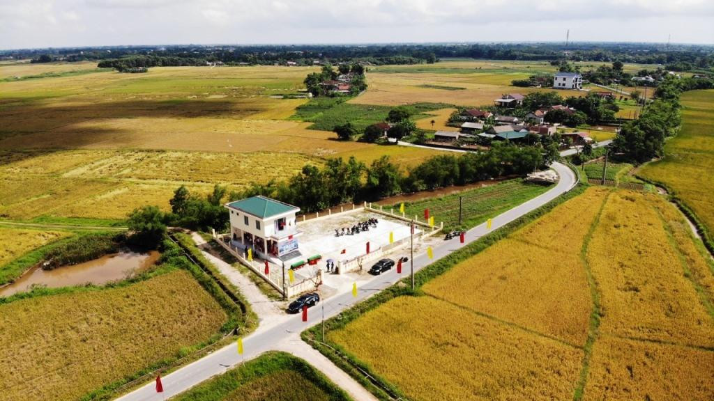 Sáng 8/5, Tập đoàn Phúc Sơn, Báo Tiền Phong, Huyện Đoàn Hải Lăng và UBND xã Hải Phú (huyện Hải Lăng, tỉnh Quảng Trị) tổ chức khánh thành nhà văn hóa có khả năng chống lũ. Công trình đặt tại thôn Long Hưng, xã Hải Phú, huyện Hải Lăng. Đây là địa bàn thường xuyên ngập lụt, chịu thiệt hại nặng nề trong đợt lũ lịch sử vào tháng 10/2020. Lễ khánh thành có sự tham dự của Phó Chủ tịch Thường trực UBND tỉnh Quảng Trị Hà Sỹ Đồng, Bí thư Tỉnh đoàn Quảng Trị Trần Thị Thu, Bí thư Huyện ủy Hải Lăng Lê Thế Quảng và nhiều cán bộ, lãnh đạo huyện Hải Lăng và xã Hải Phú. Đại diện báo Tiền Phong có nhà báo Phùng Công Sưởng - Phó Tổng Biên tập.