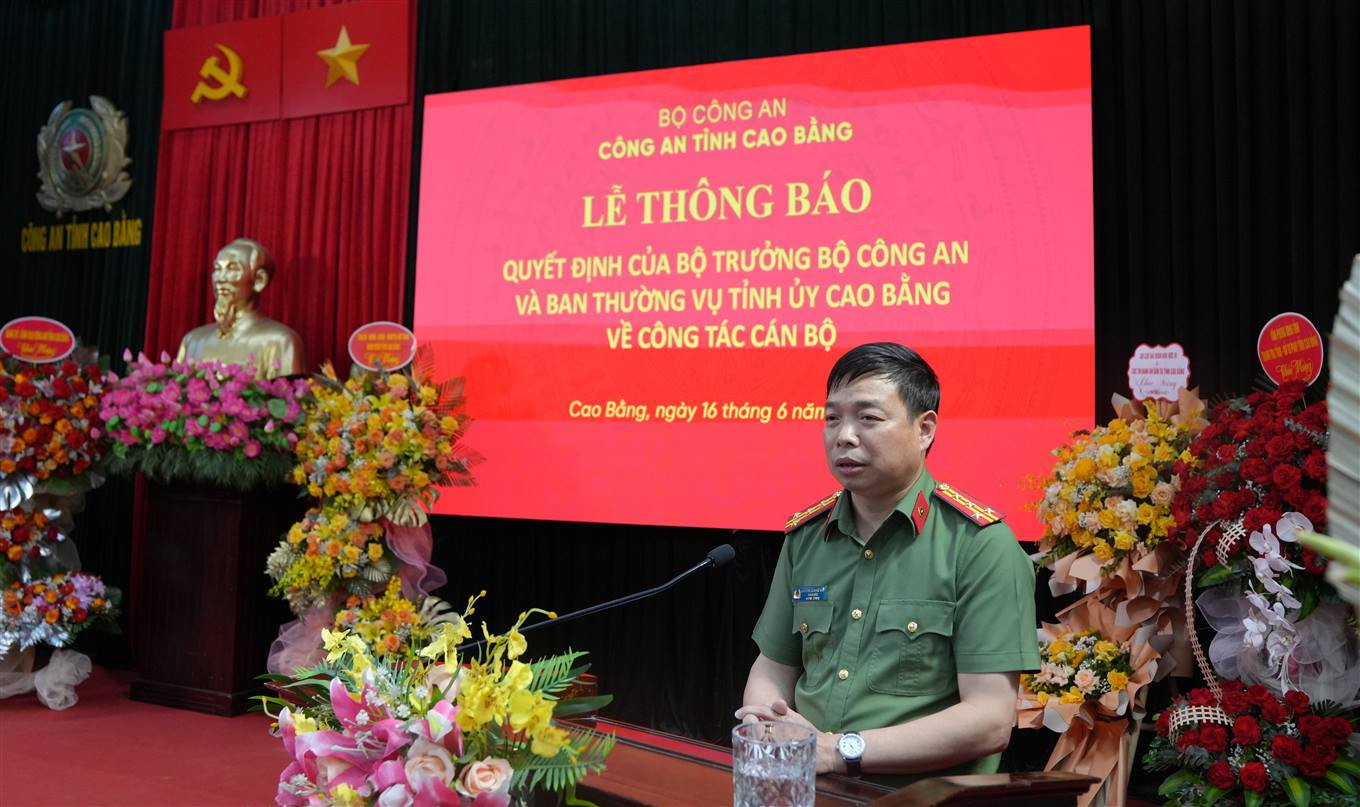 Đại tá Nguyễn Quang Vinh nhận nhiệm vụ Giám đốc Công an tỉnh Cao Bằng. Đại tá Nguyễn Quang Vinh nhận nhiệm vụ Giám đốc Công an tỉnh Cao Bằng.