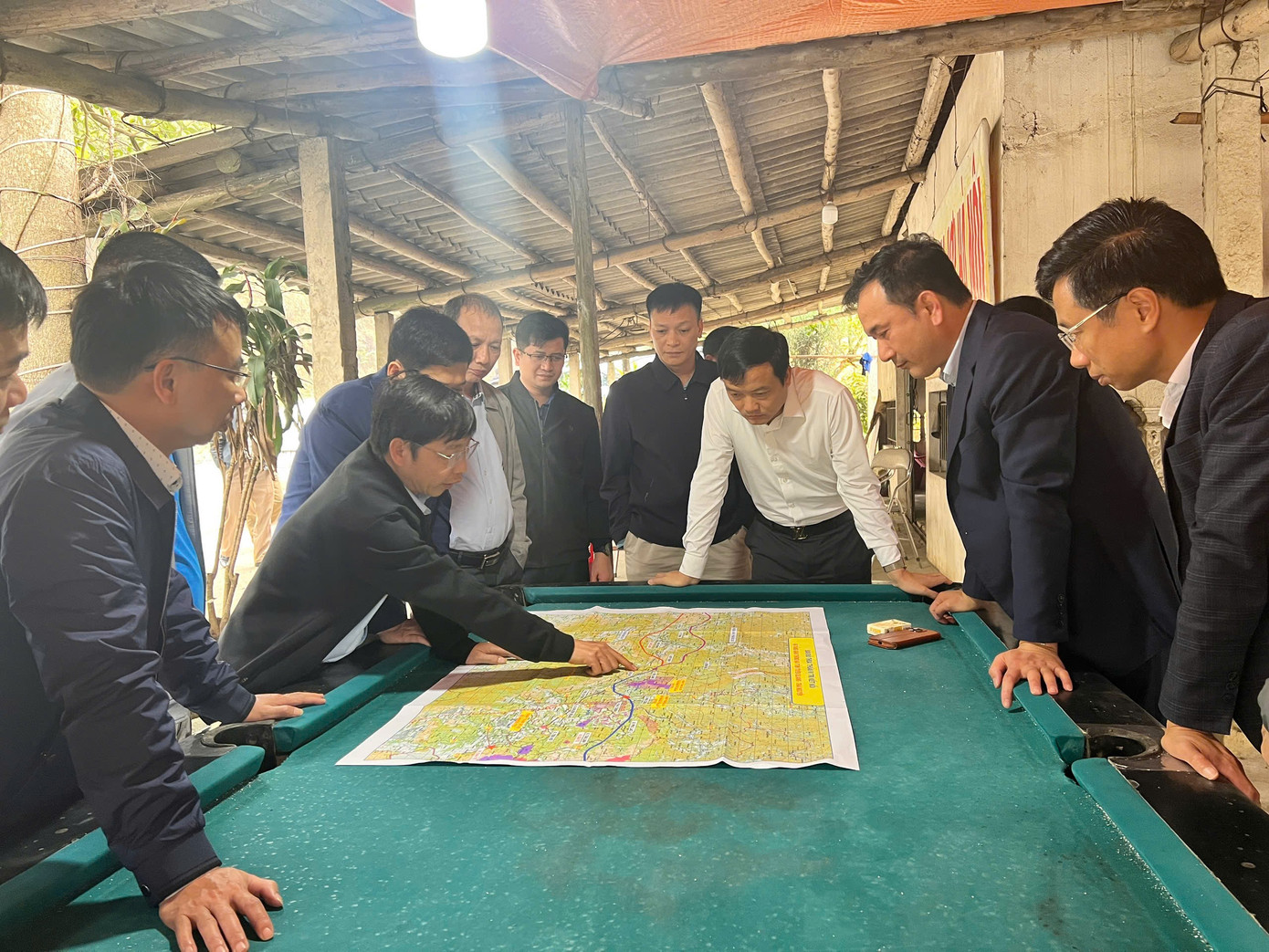 Lãnh đạo Sở Xây dựng Thái Nguyên và Tuyên Quang khảo sát đề xuất xây dựng tuyến đường nối hai tỉnh.