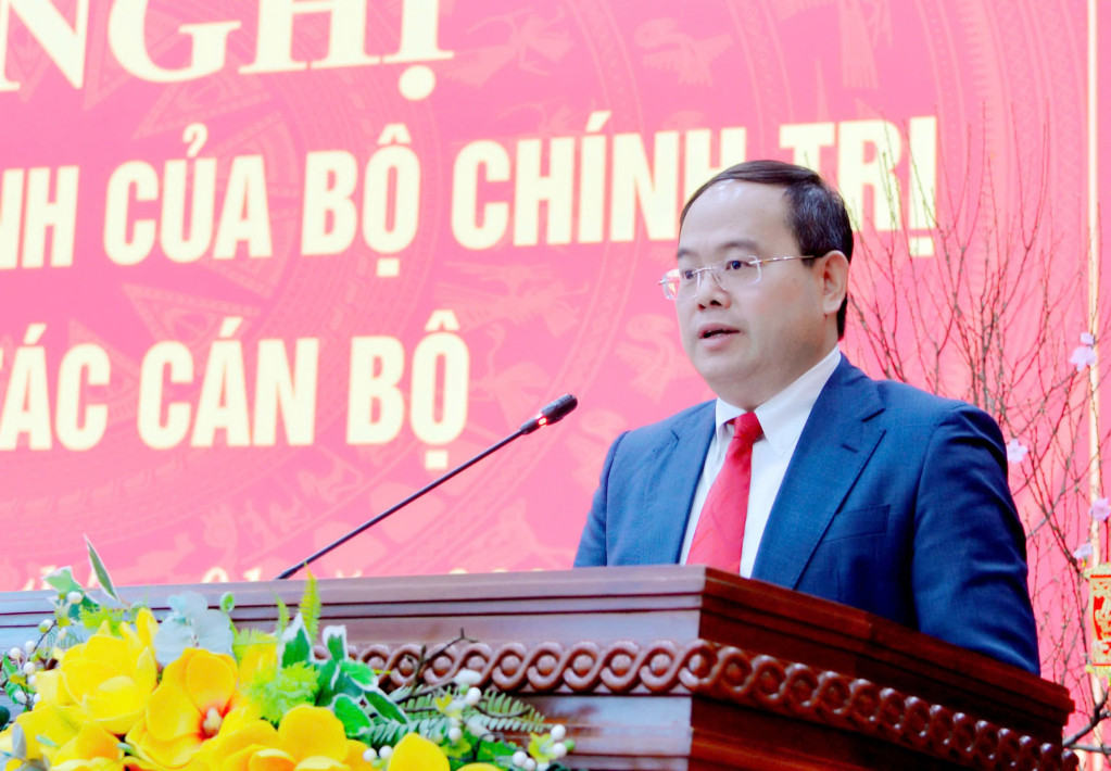 Tân Bí thư Tỉnh ủy Cao Bằng Quản Minh Cường phát biểu nhận nhiệm vụ. Ảnh: Báo Cao Bằng. Tân Bí thư Tỉnh ủy Cao Bằng Quản Minh Cường phát biểu nhận nhiệm vụ. Ảnh: Báo Cao Bằng.