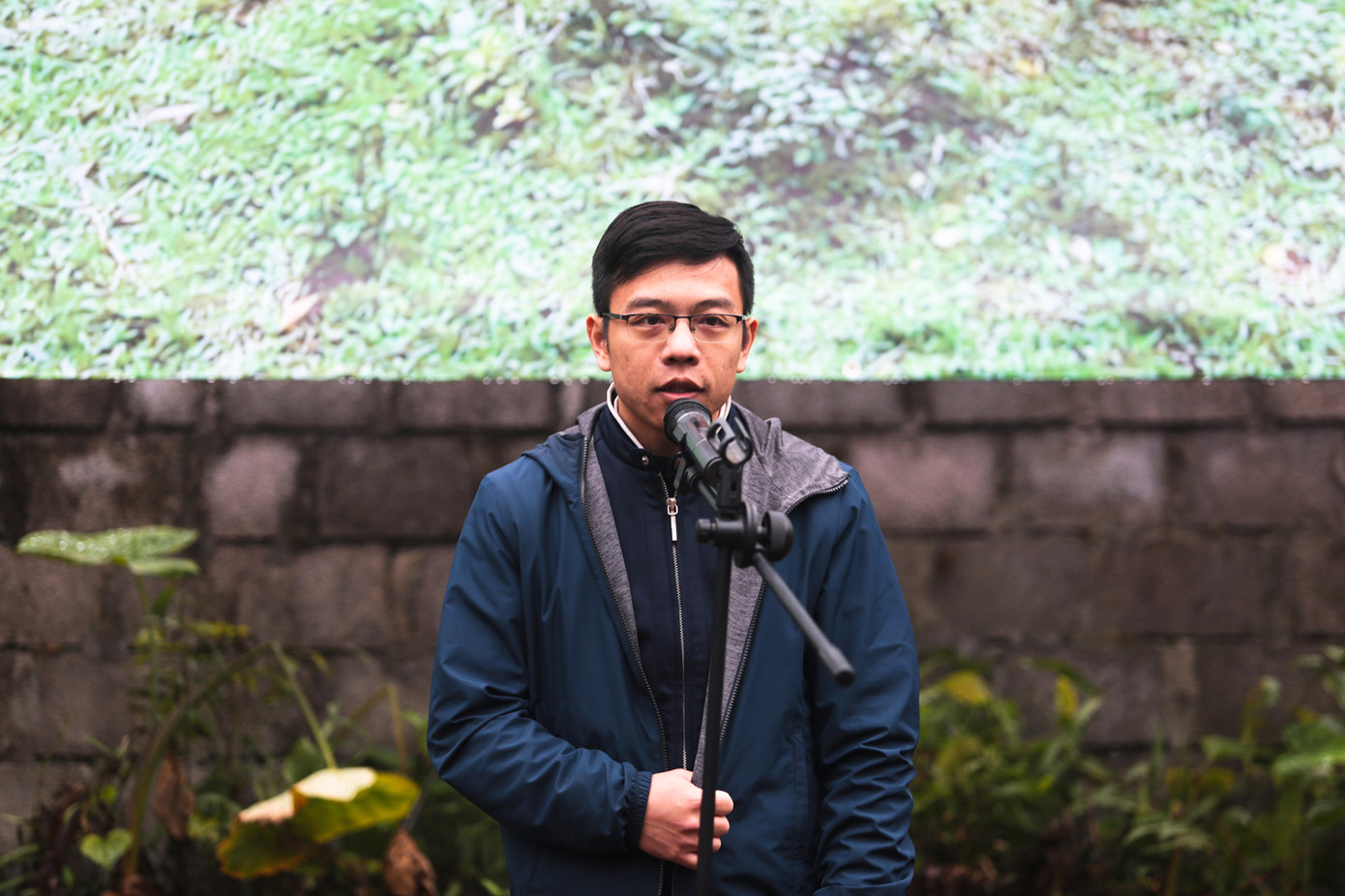 Anh Nguyễn Thành Huy – Chủ tịch công đoàn công ty TNHH phát triển công nghệ điện tử Bình Anh phát biểu tại buổi lễ. Ảnh: Hân Nguyễn.