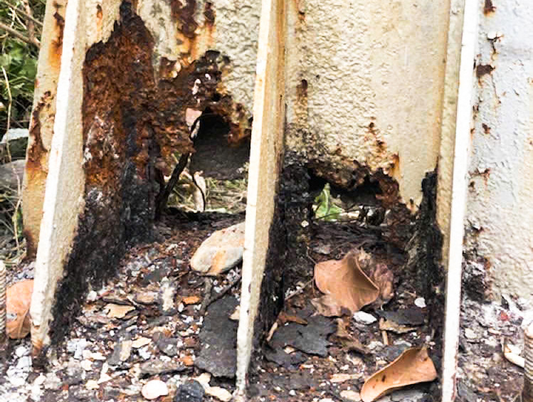 Trụ băng tải than gỉ sét được người dân phản ánh. Trụ băng tải than gỉ sét được người dân phản ánh.