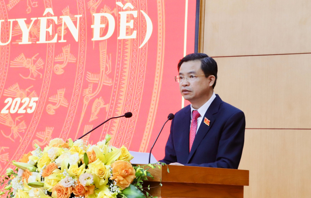 Tân Chủ tịch HĐND tỉnh Cao Bằng Bế Thanh Tịnh phát biểu. Tân Chủ tịch HĐND tỉnh Cao Bằng Bế Thanh Tịnh phát biểu.