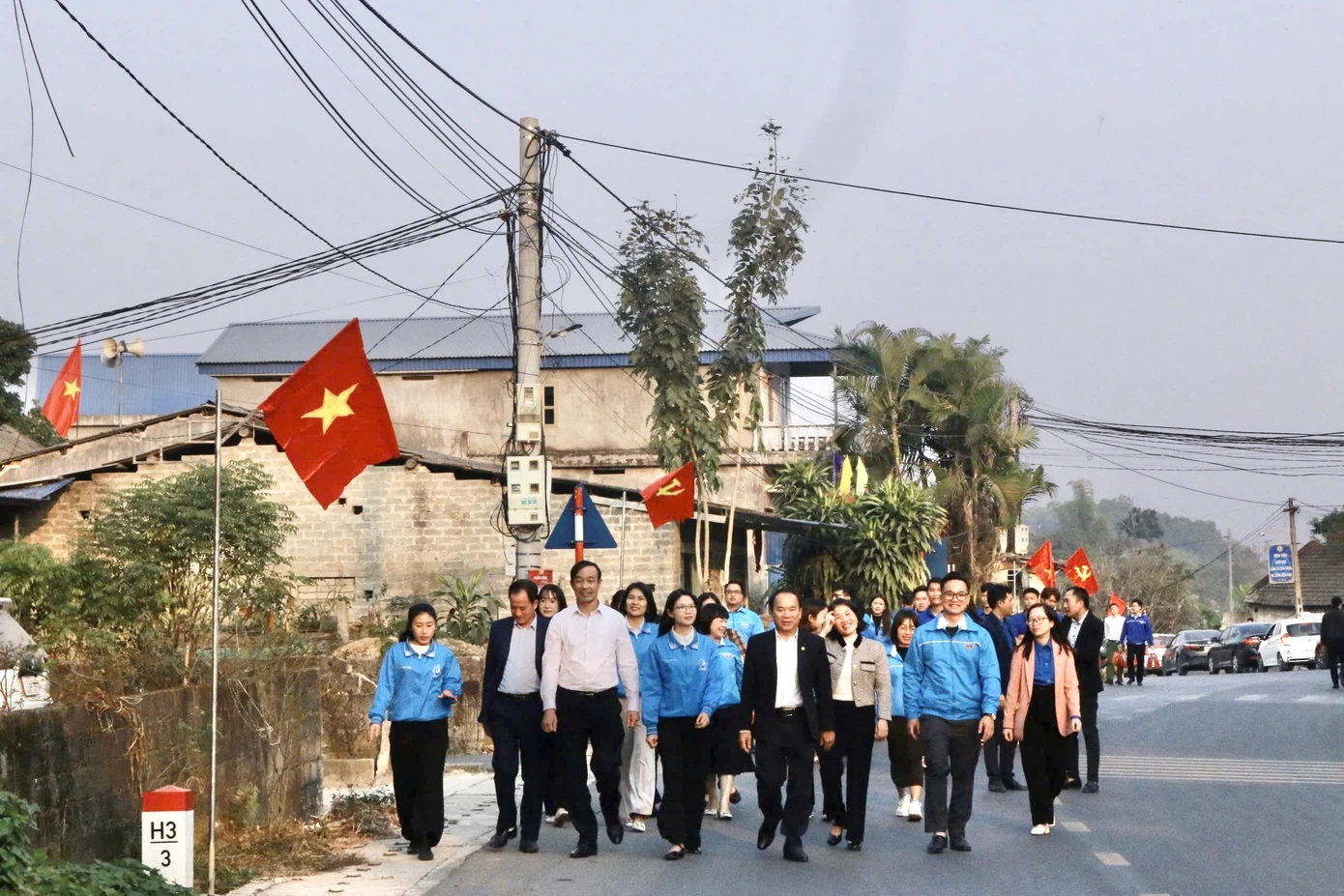 Công trình thanh niên "Tuyến đường cờ Đảng, cờ Tổ quốc".
