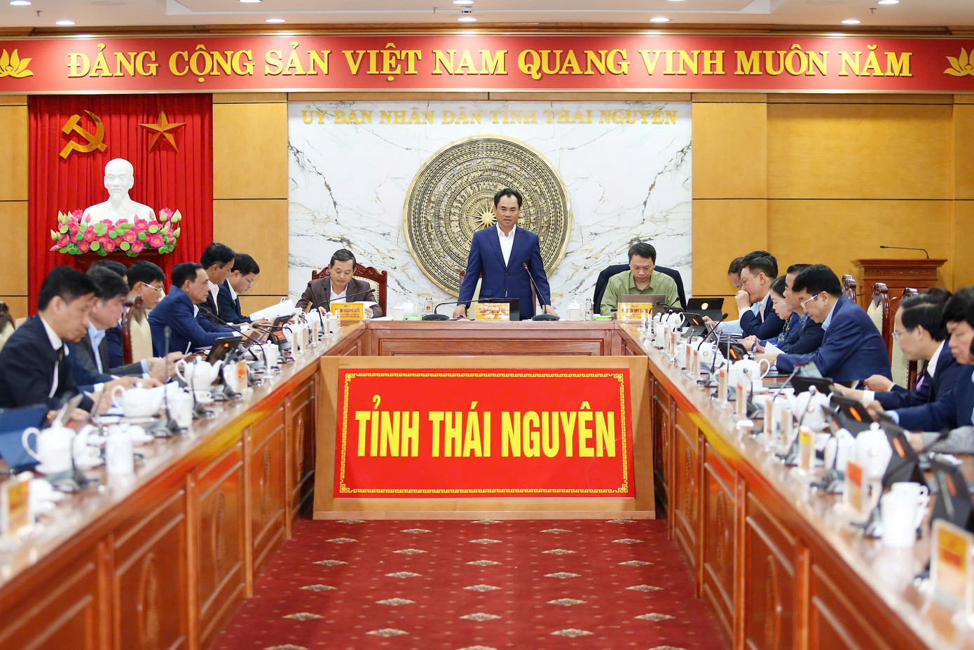 Bí thư Tỉnh ủy Thái Nguyên Trịnh Việt Hùng phát biểu tại buổi gặp mặt. Bí thư Tỉnh ủy Thái Nguyên Trịnh Việt Hùng phát biểu tại buổi gặp mặt.
