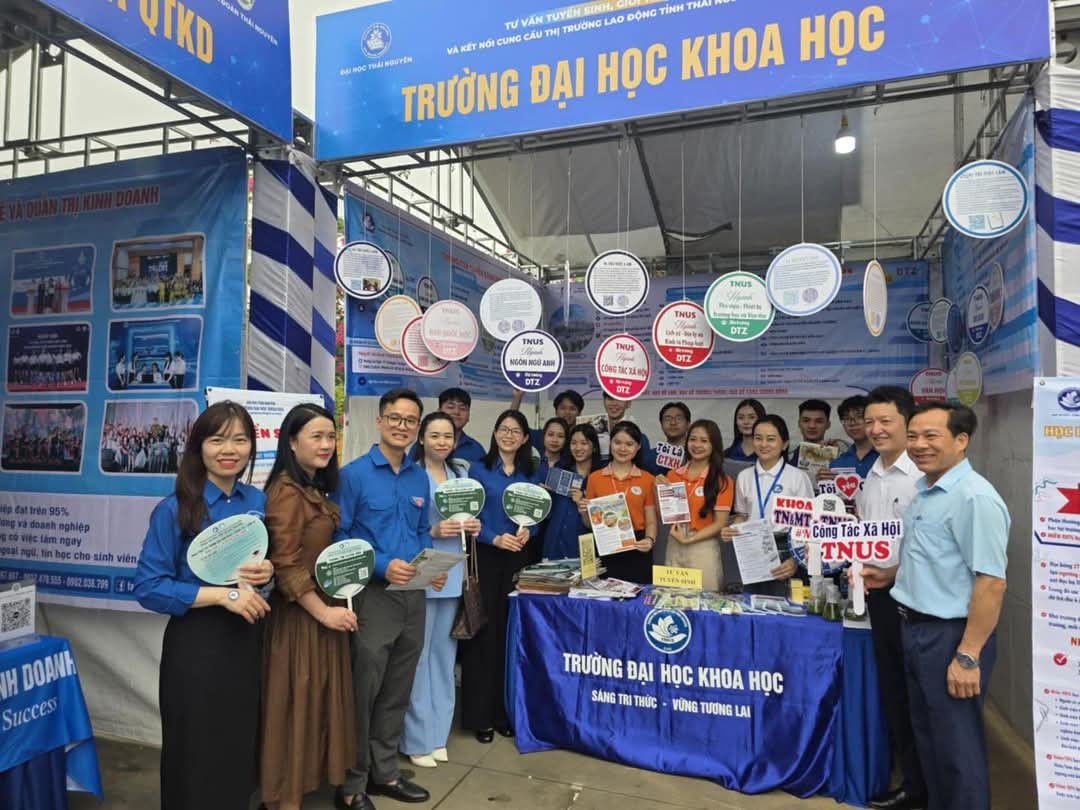 Lãnh đạo Tỉnh Đoàn giao lưu với các sinh viên Đại học Khoa học - Đại học Thái Nguyên. Lãnh đạo Tỉnh Đoàn giao lưu với các sinh viên Đại học Khoa học - Đại học Thái Nguyên.