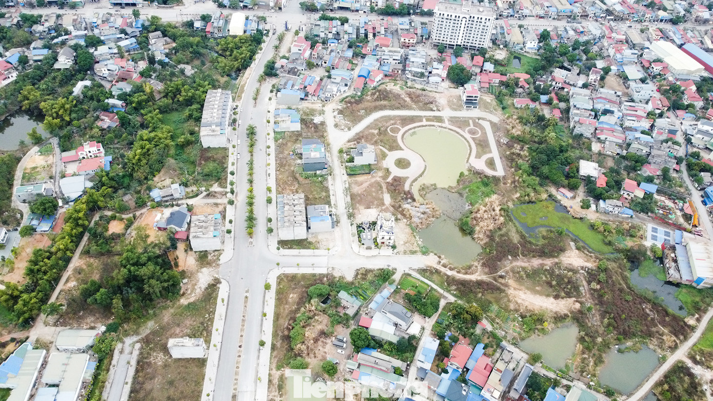 Theo Sở Kế hoạch và Đầu tư tỉnh Thái Nguyên, dự án được UBND tỉnh Thái Nguyên phê duyệt kết quả lựa chọn nhà đầu tư, chấp thuận đầu tư từ tháng 9/2020. Công ty cổ phần Kosy là nhà đầu tư được lựa chọn và UBND thành phố Thái Nguyên là đại diện cơ quan nhà nước có thẩm quyền. Hai bên đã ký hợp đồng để thực hiện dự án. Quy mô sử dụng đất 19,6 ha. Tổng mức đầu tư 700 tỷ đồng. Sau khi được gia hạn, tiến độ hoàn thành dự án là tháng 4/2025 (theo quyết định số 2109/QĐ/UBND ngày 31/8/2023 của UBND tỉnh).