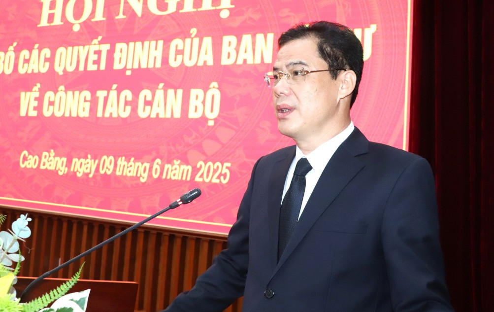 Tân Phó Bí thư Tỉnh ủy Cao Bằng Vũ Hồng Quang phát biểu. Tân Phó Bí thư Tỉnh ủy Cao Bằng Vũ Hồng Quang phát biểu.