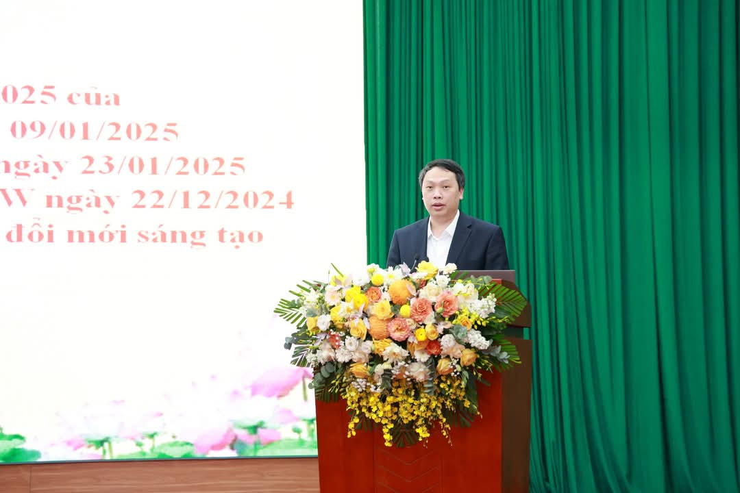 Ông Nguyễn Huy Dũng - Chủ tịch UBND tỉnh Thái Nguyên phát biểu tại hội nghị. Ông Nguyễn Huy Dũng - Chủ tịch UBND tỉnh Thái Nguyên phát biểu tại hội nghị.