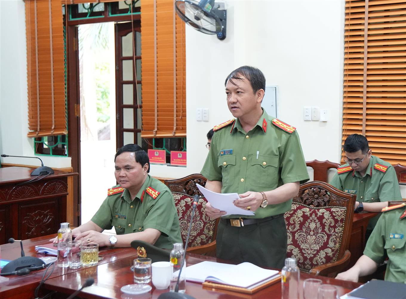 Đại tá Sầm Minh Hồ, Phó Giám đốc Công an tỉnh Cao Bằng phát biểu nhận nhiệm vụ. Đại tá Sầm Minh Hồ, Phó Giám đốc Công an tỉnh Cao Bằng phát biểu nhận nhiệm vụ.