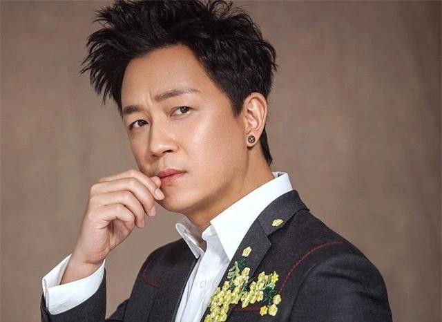 Phan Minh Việt đã có tình mới nhưng không được gặp con suốt 10 năm. Phan Minh Việt đã có tình mới nhưng không được gặp con suốt 10 năm.