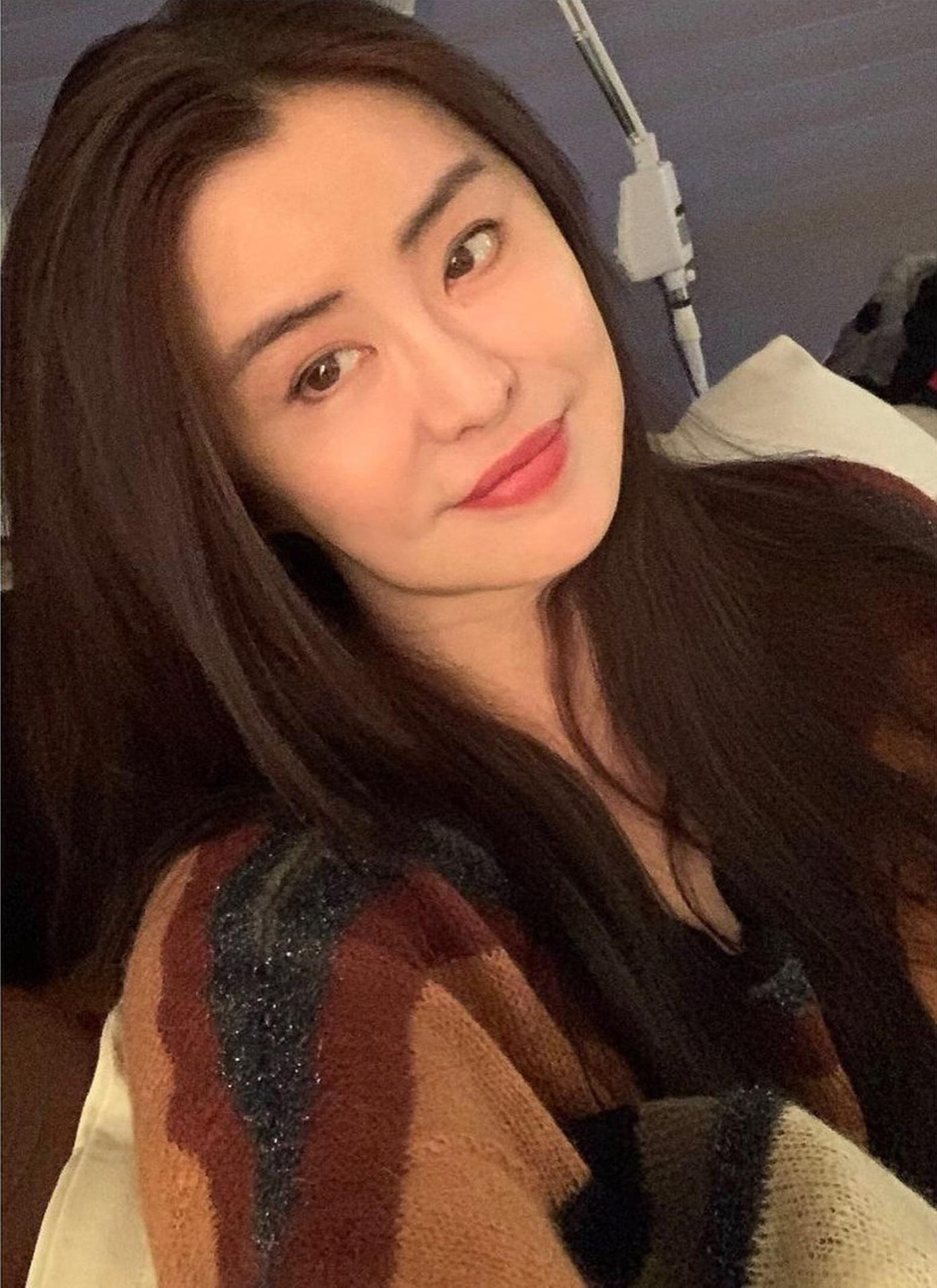 Ở tuổi xế chiều, Vương Tổ Hiền tìm thấy sự an yên trong cuộc sống độc thân và đạo Phật. Ở tuổi xế chiều, Vương Tổ Hiền tìm thấy sự an yên trong cuộc sống độc thân và đạo Phật.