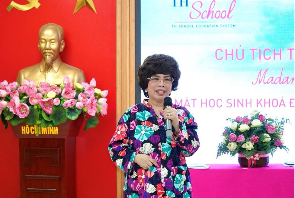 Bà Thái Hương cũng bày tỏ tin tưởng về môi trường giáo dục đẳng cấp hội tụ đầy đủ “Tư duy toàn cầu” và “Tự hào Việt Nam”, mở lối thành công cho một hành trình giáo dục tiên tiến trải dài trên phạm vi toàn quốc.