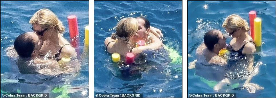 Paris quen biết chồng từ những năm hai mươi tuổi. Tuy nhiên, phải đến tháng 11/2019, hai người mới chính thức trở thành người yêu. Đến tháng 11/2021, họ gắn kết với nhau bằng hôn lễ xa hoa kéo dài nhiều ngày.