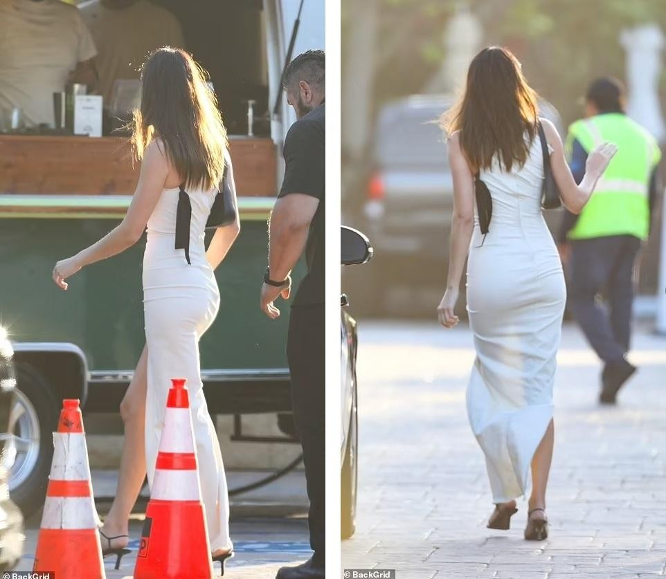 Đến bóng lưng cũng gây thương nhớ.