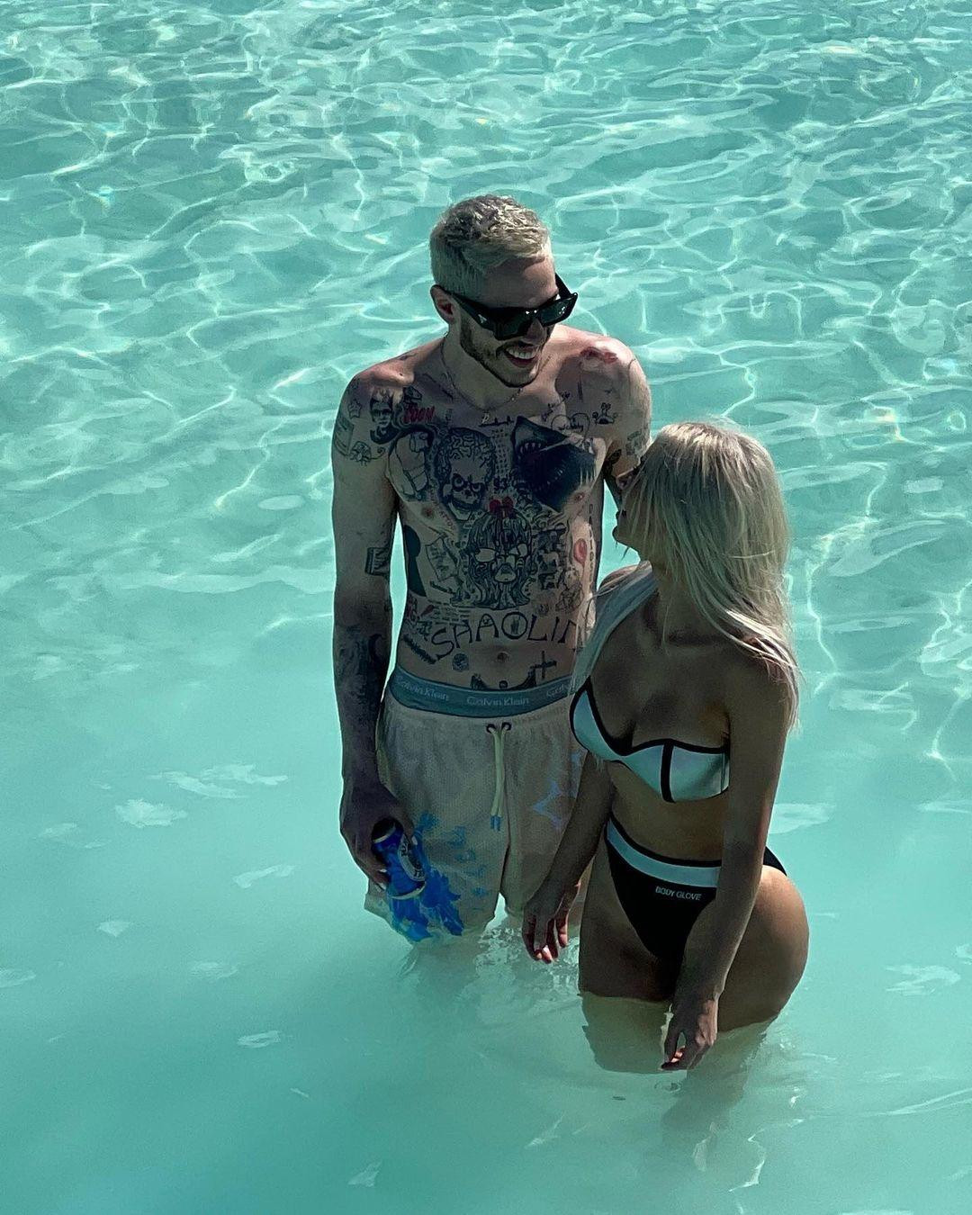 Kim còn thể hiện sự quan tâm đến tình cũ bằng việc yêu cầu Kanye xóa bài đăng trù ẻo Pete trên Instagram.