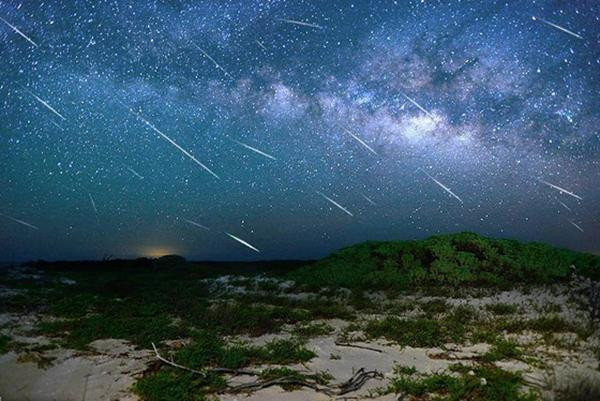 Mưa sao băng Lyrids sẽ đạt cực đại vào ngày 22-23/4/2022. Mưa sao băng Lyrids sẽ đạt cực đại vào ngày 22-23/4/2022.